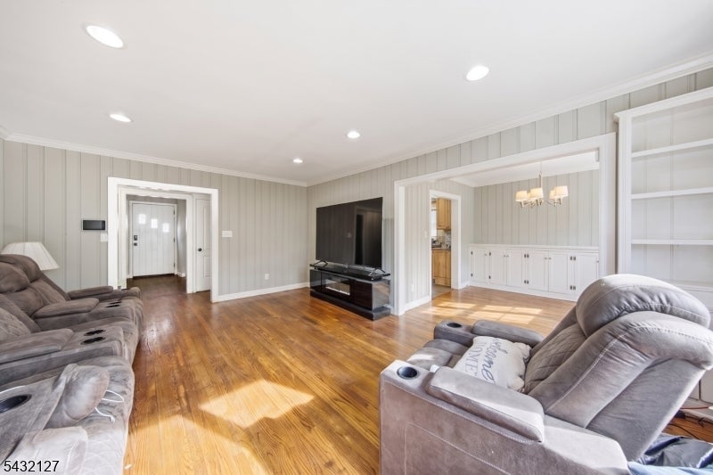 137 Lakeside Blvd