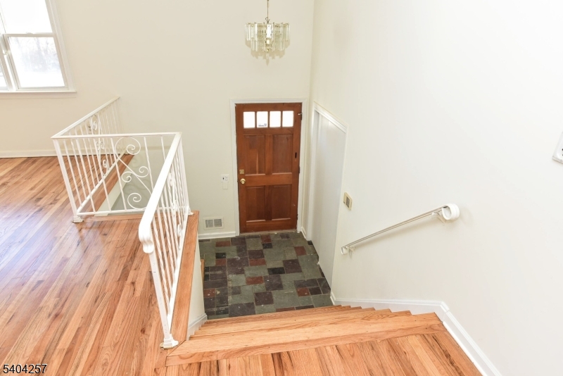 181 Pleasant Valley Way