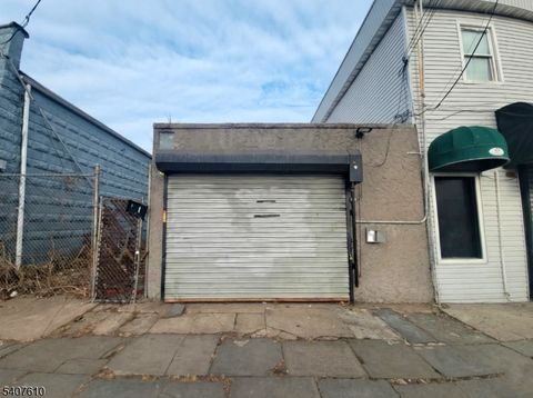 51 Sherman Ave Newark City NJ 07114