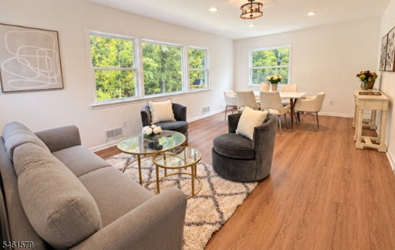 31 Glenview Dr