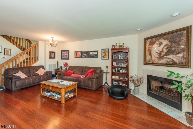 56 Davenport Rd