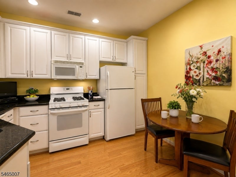 80-107 Ridgewood Rd 107