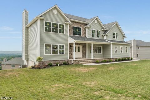 4 Spring Ct Lopatcong Twp. NJ 08865