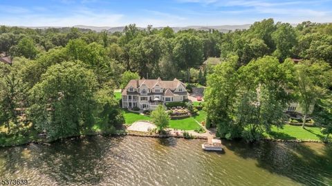 1118 Pines Lake Dr Wayne Twp. NJ 07470
