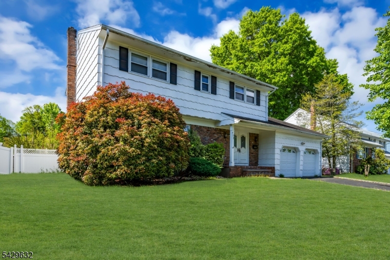 712 Moses Dr