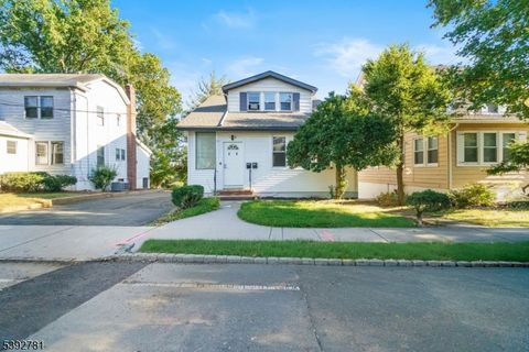 Photo of 26 Van Ness Ter, Maplewood, NJ 07040 (MLS # 3993801)