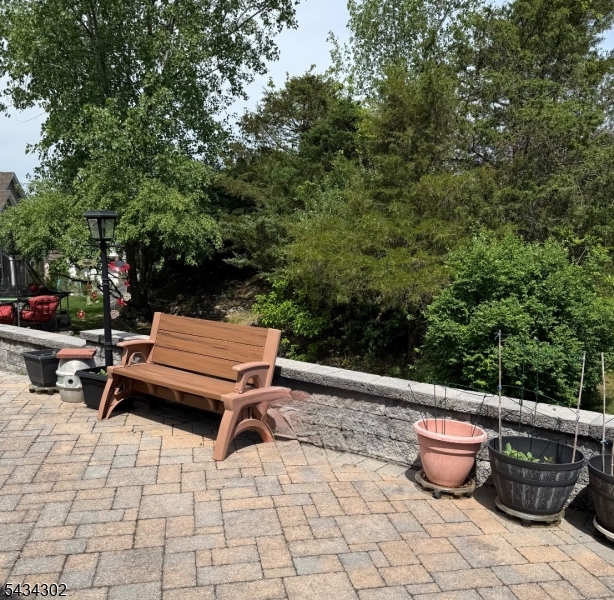 22 Bluffs Ct