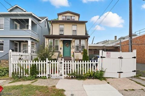 78 Valley St Newark City NJ 07106