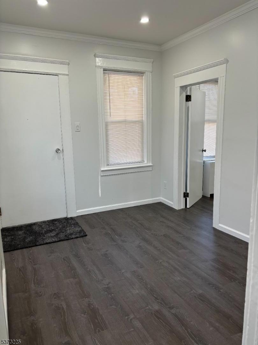 29 Laurel Ave 1