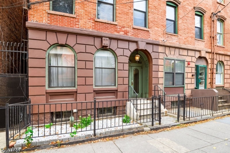 595 Jersey Ave 1