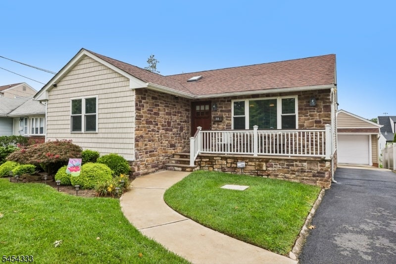 114 Hobart Ave