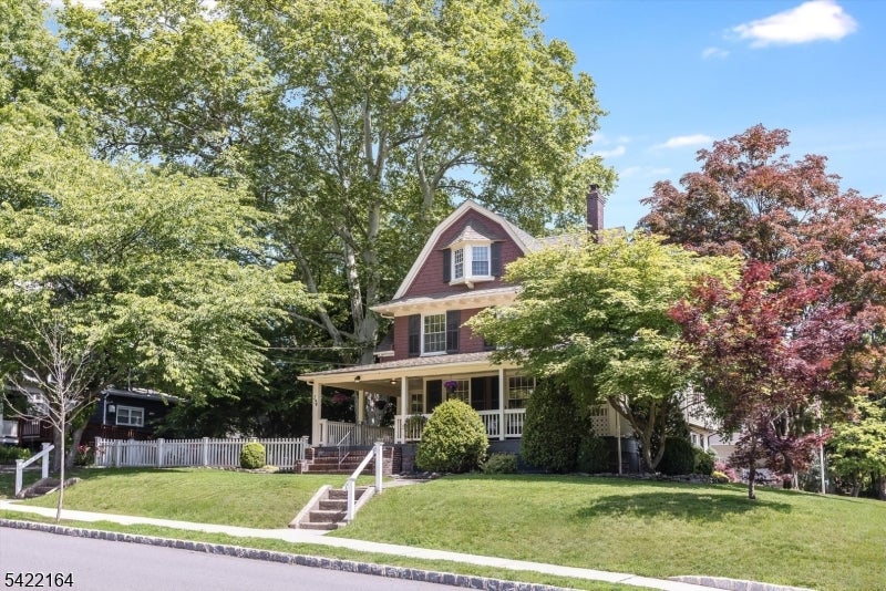 5 Colonial Ter