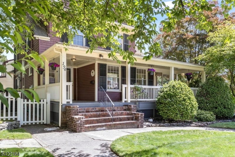 5 Colonial Ter