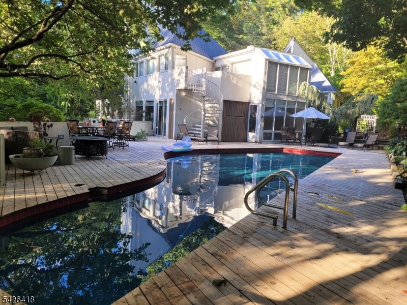 72 Washington Valley Rd