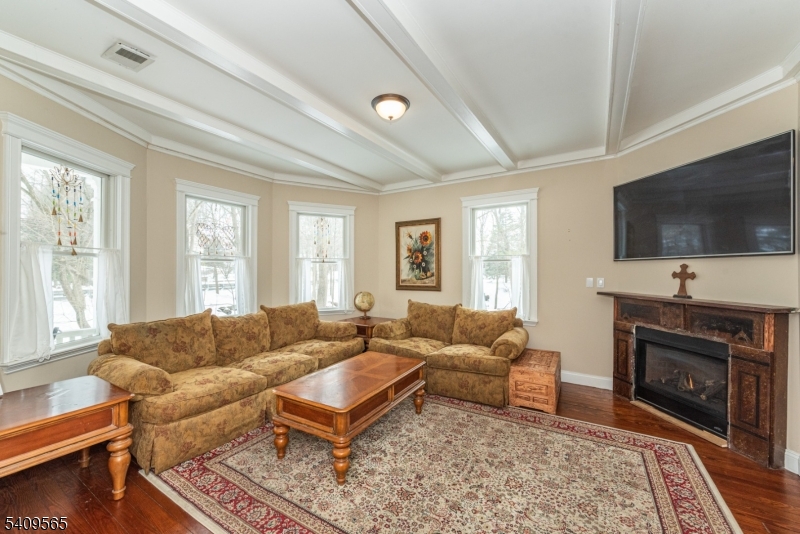 807 High Mountain Rd