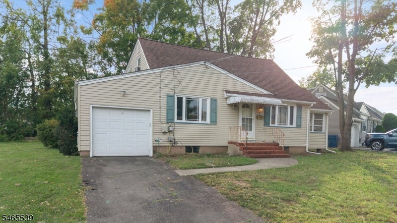 37 Leeds Dr