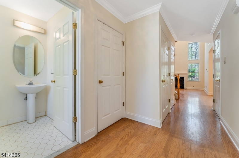 903 Springhouse Dr