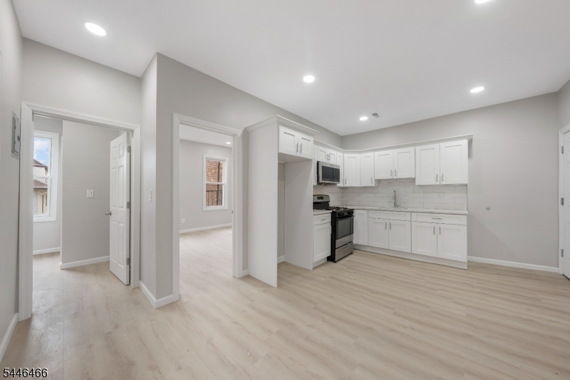 59 Henry St C1