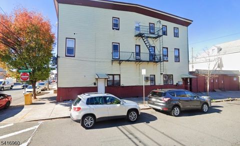 10 Fleming Ave Newark City NJ 07105