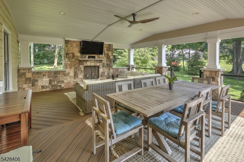 40 Sunnybrook Rd
