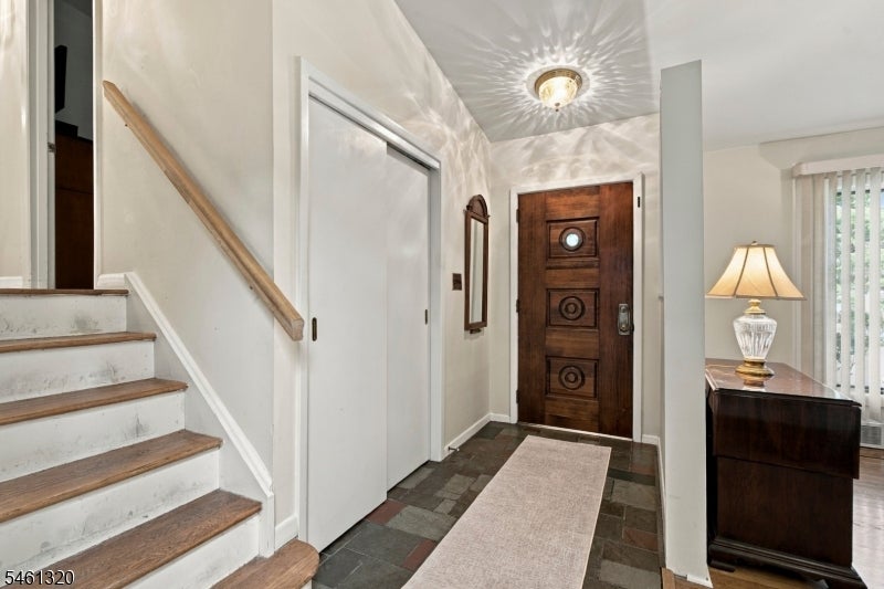 87 Orion Rd