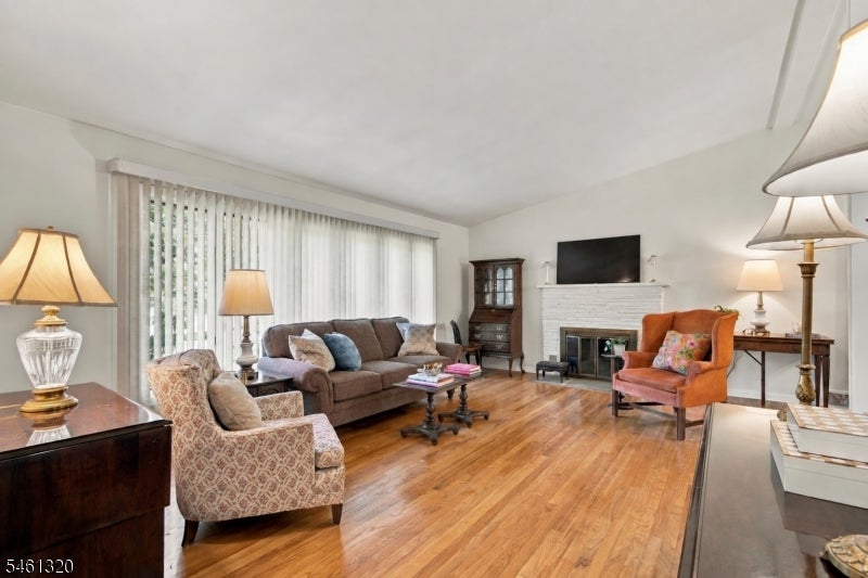 87 Orion Rd