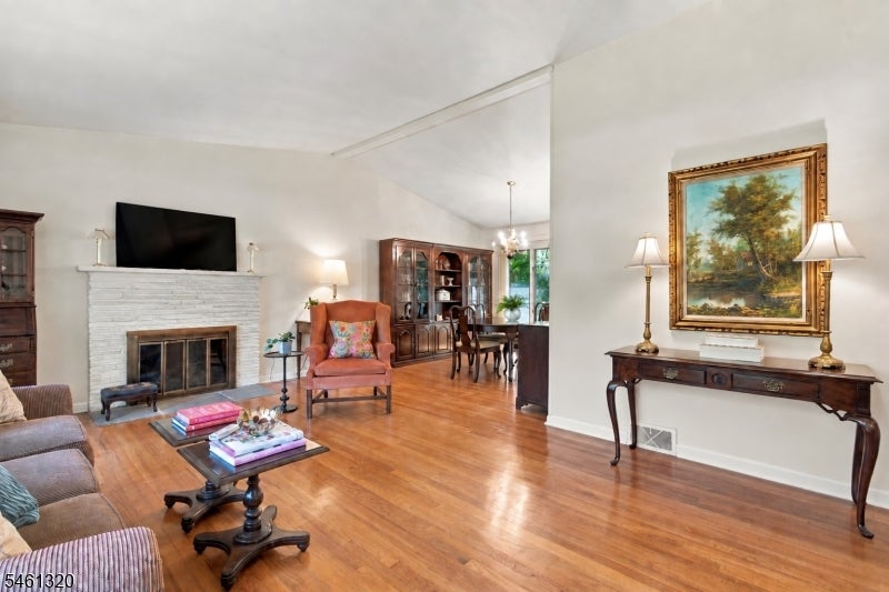 87 Orion Rd