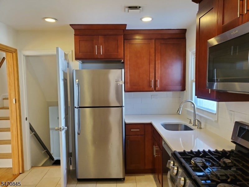 53 Croton Pl