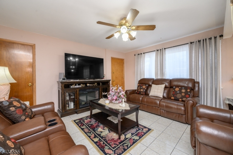 405 Kennedy Dr