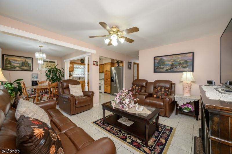 405 Kennedy Dr