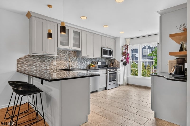100 Glen Ridge Ave 12