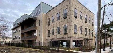 Photo of 22 Center St #404, Metuchen, NJ 08840 (MLS # 3995926)