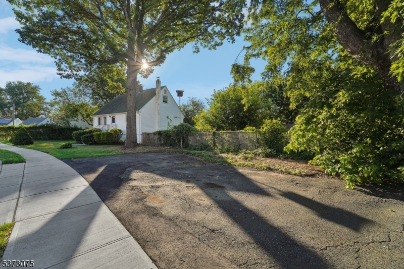 1 Velock Dr