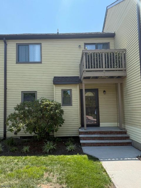 7 Lake Ct Raritan Twp. NJ 08822