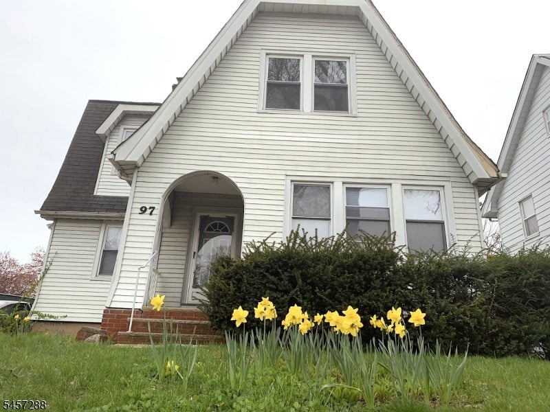 97 Elliot Pl