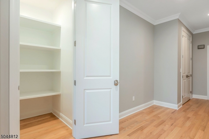 45 N Fullerton Ave 304