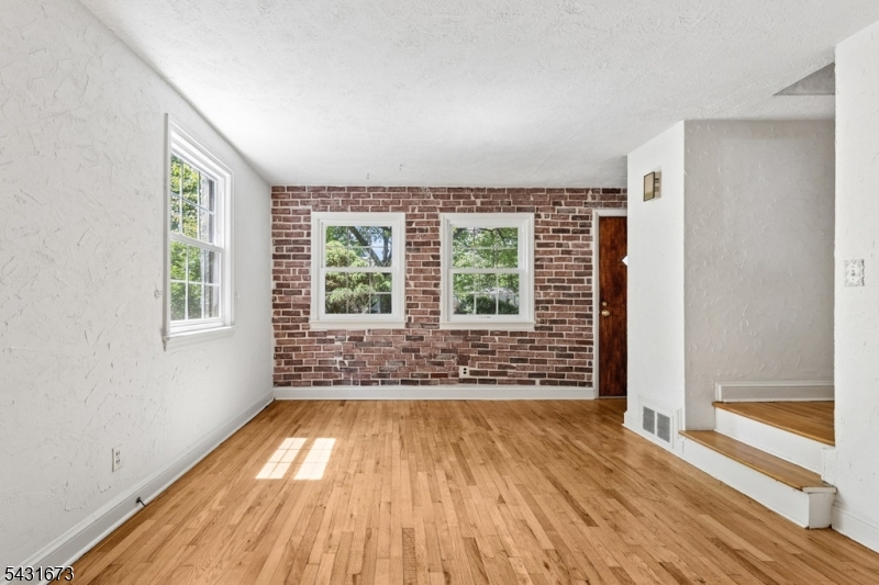 106 Gallows Hill Rd
