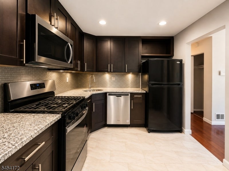 500 Danbury Ln