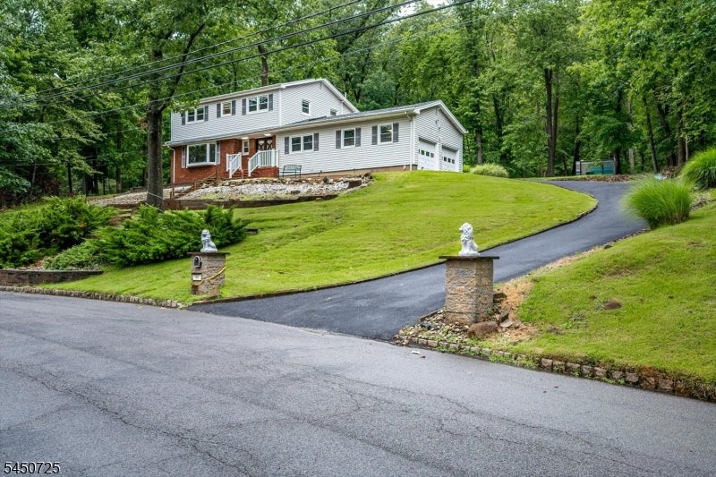 40 Longview Dr