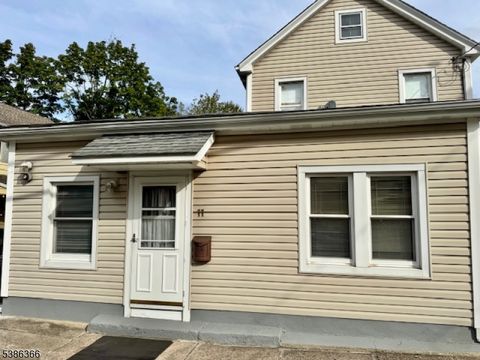 Photo of 77 Lower Notch Rd #1, Little Falls, NJ 07424 (MLS # 3996035)