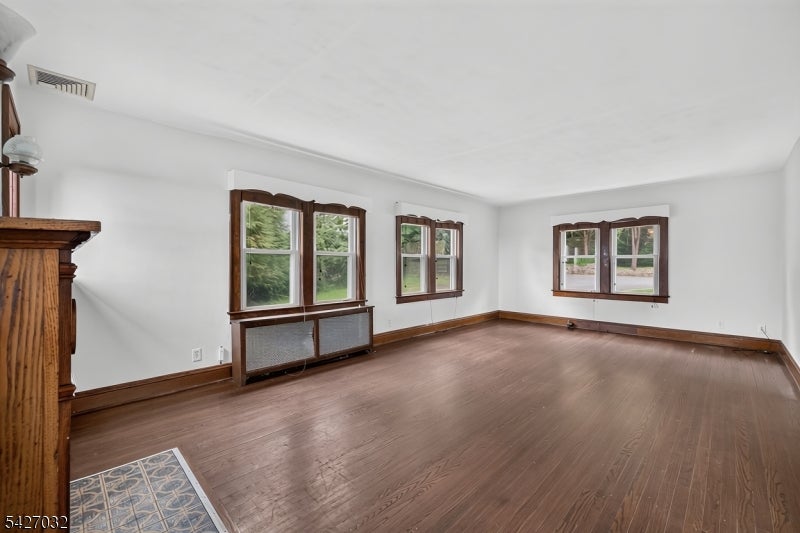 1208 Pompton Ave
