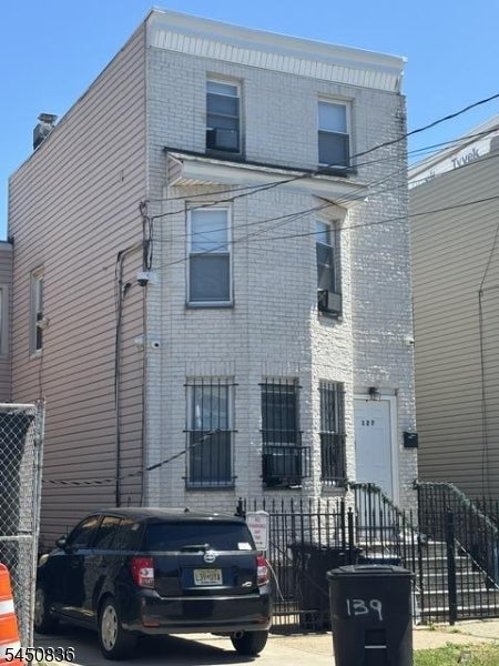 127 Verona Ave