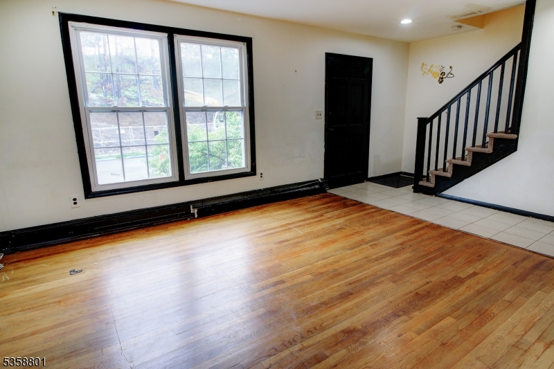 76 Marcellus Ave