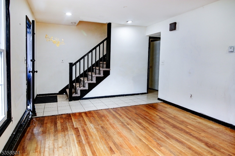 76 Marcellus Ave