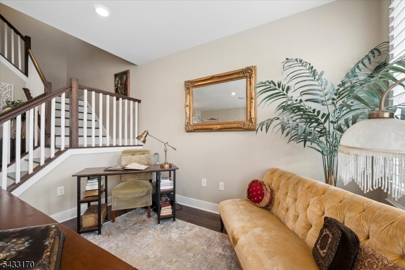 24 Gerhard Pl