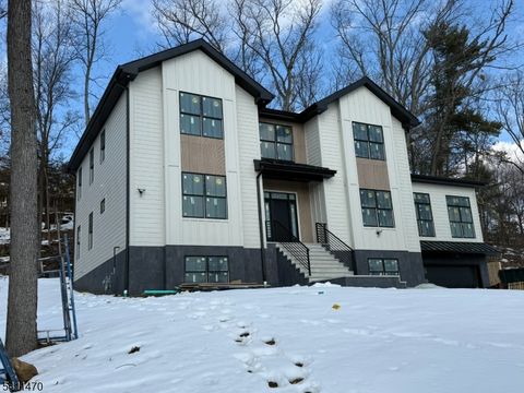 24 Peterson Rd Wayne Twp. NJ 07470