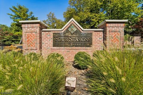 Photo of 801 Four Seasons Dr, Wayne, NJ 07470 (MLS # 3991356)