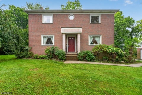 Photo for 9 Woods Edge Ct