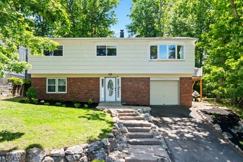 101 Pocono Trl Hopatcong Boro NJ 07843