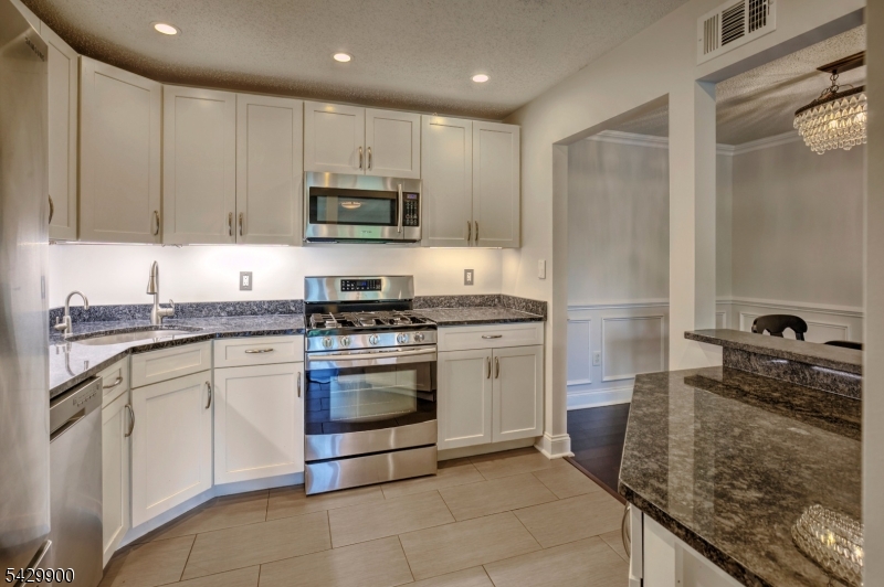 142 Woodward Ln